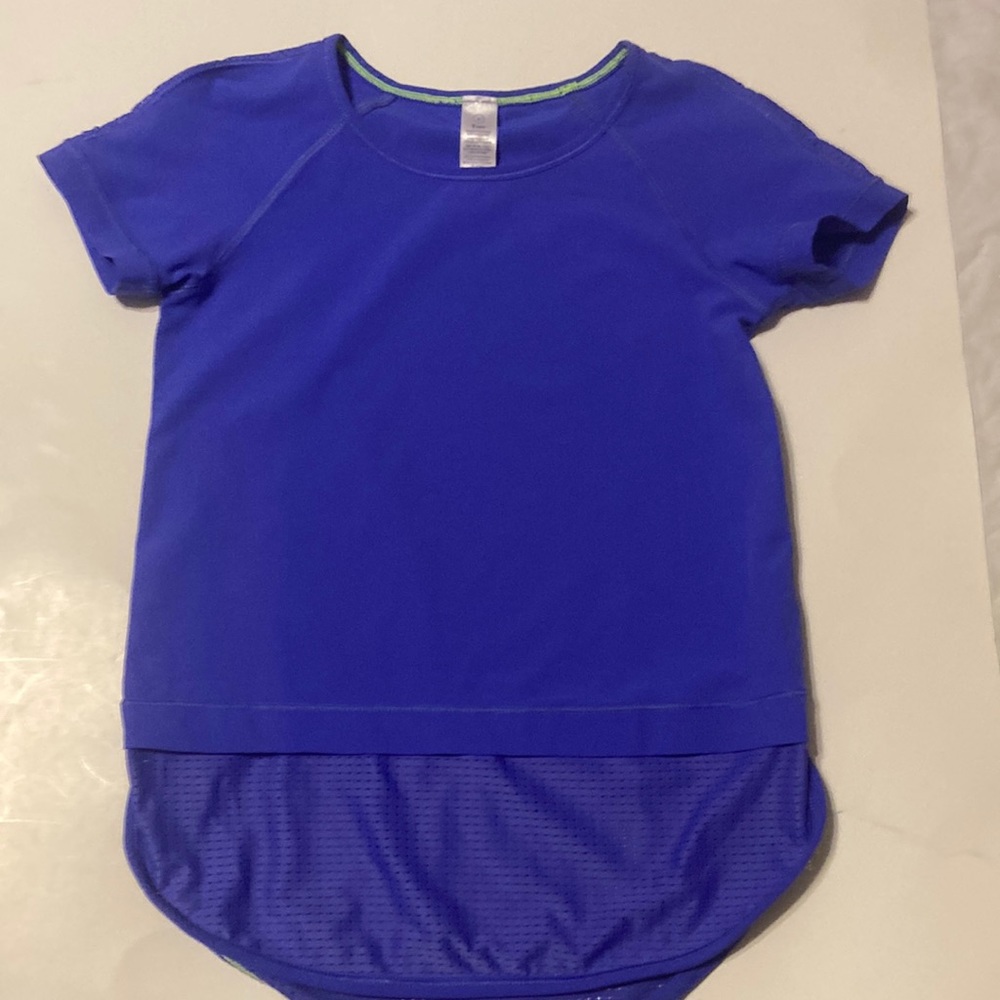Ivivva short sleeve. SS -8-1